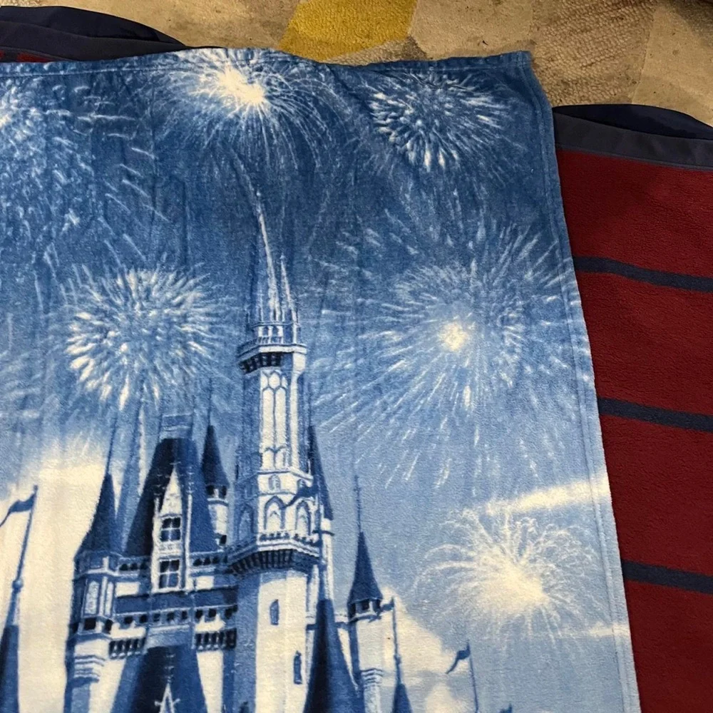 Disney Parks DisneyLand Castle Fleece Throw Blanket blue cozy warm winter 59x41”